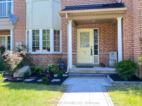 23 Piera Gdns, Markham, ON L3R 5G8