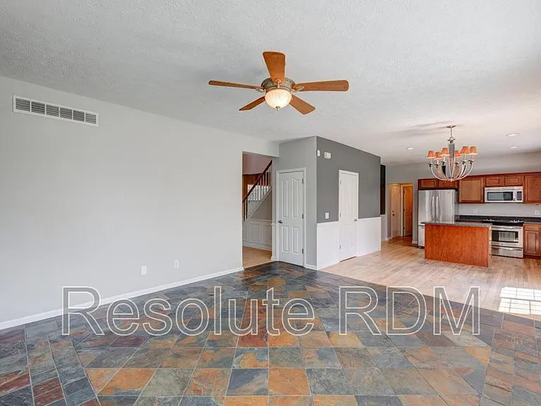 8262 Plumwood Ln — Photo 9