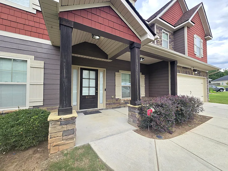 8809 Crenshaw Dr — Photo 2