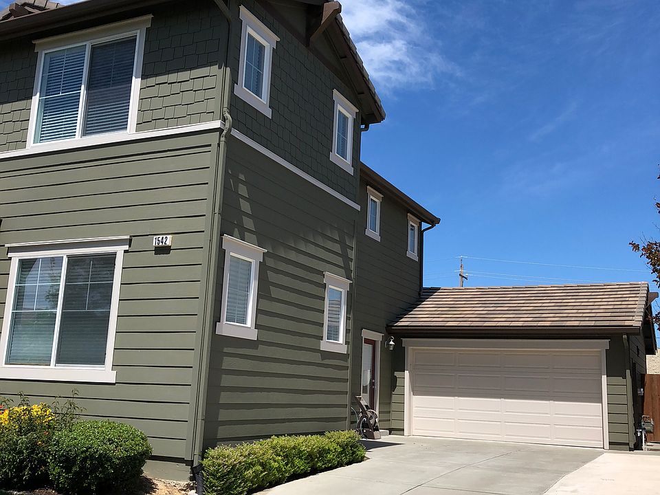 Extended width driveway