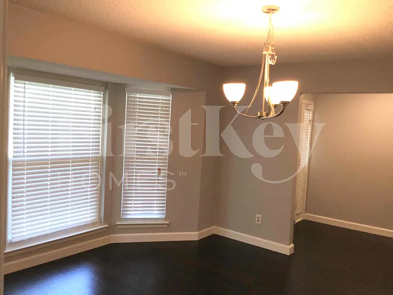 1309 Monterrey Dr — Photo 9