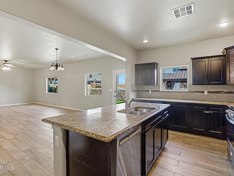 14844 Sunny Land Ave — Photo 17