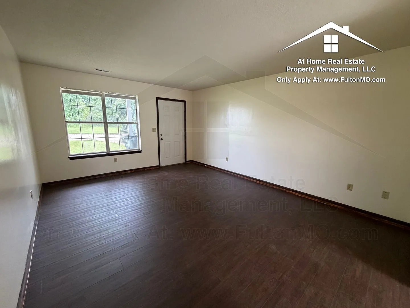 West View Street 617 Duplex — Photo 3
