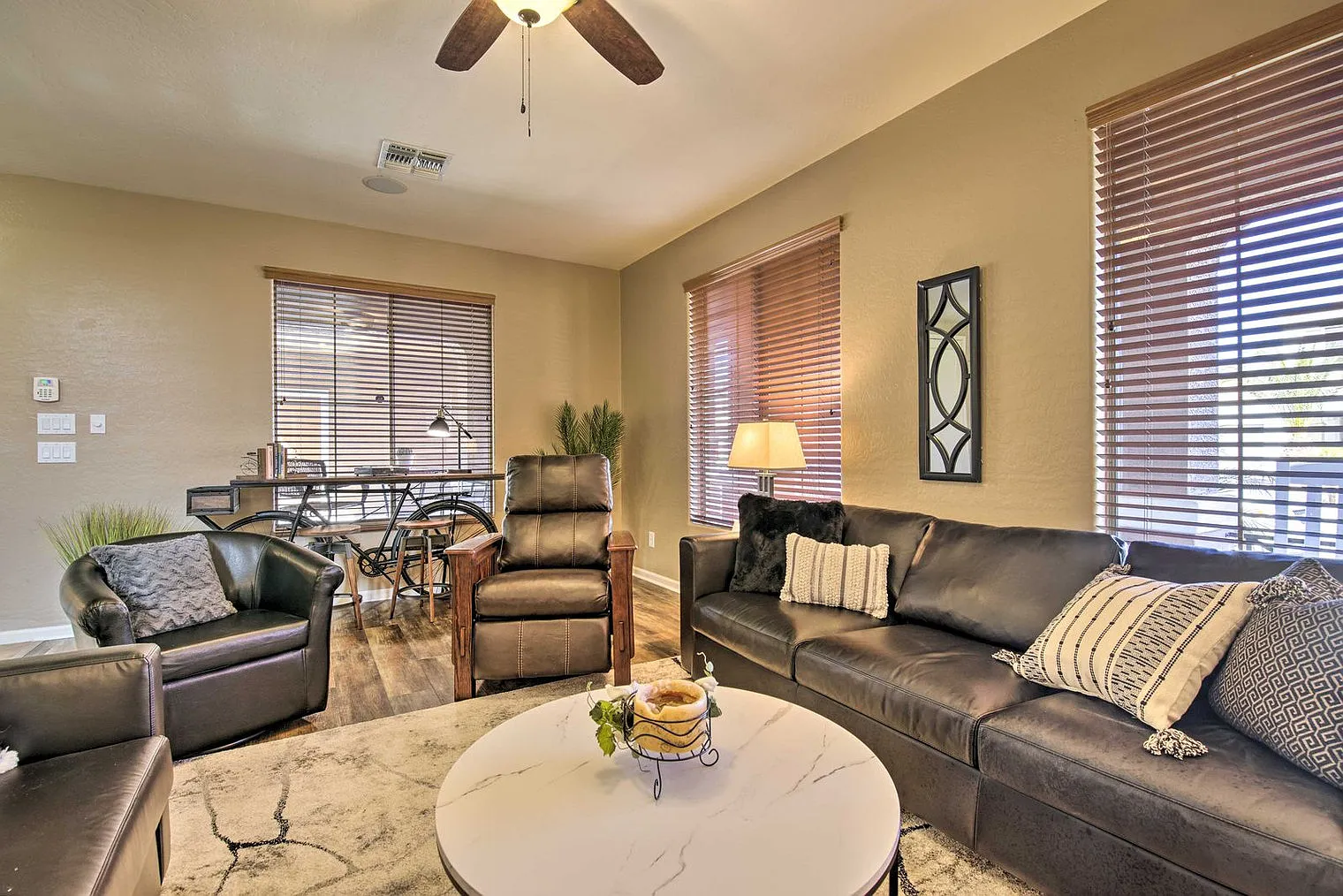 3 bed, 2.0 bath, 3239 sqft, $7,549 — Photo 3