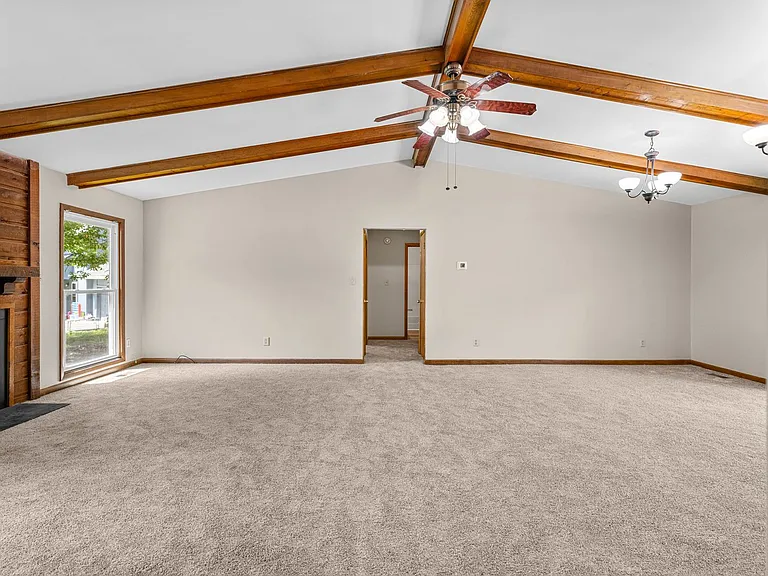 934 Welsh Ln — Photo 13