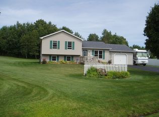 11 Winter Ln, Milton, VT 05468