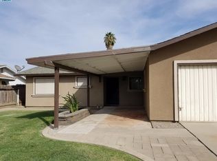 2010 N Oak Park Ct NW, Visalia, CA 93291