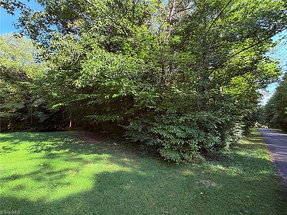 4th image of 1621 Beechwood Rd