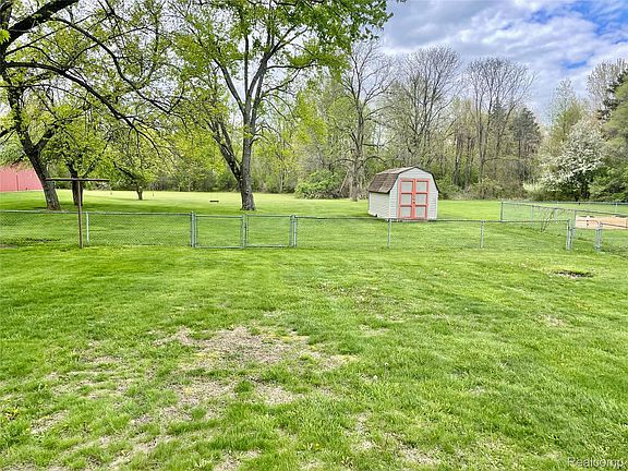 4th image of 7234 Davison Rd