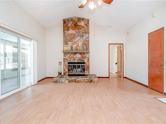 4th image of 619 Jadewood Ave
