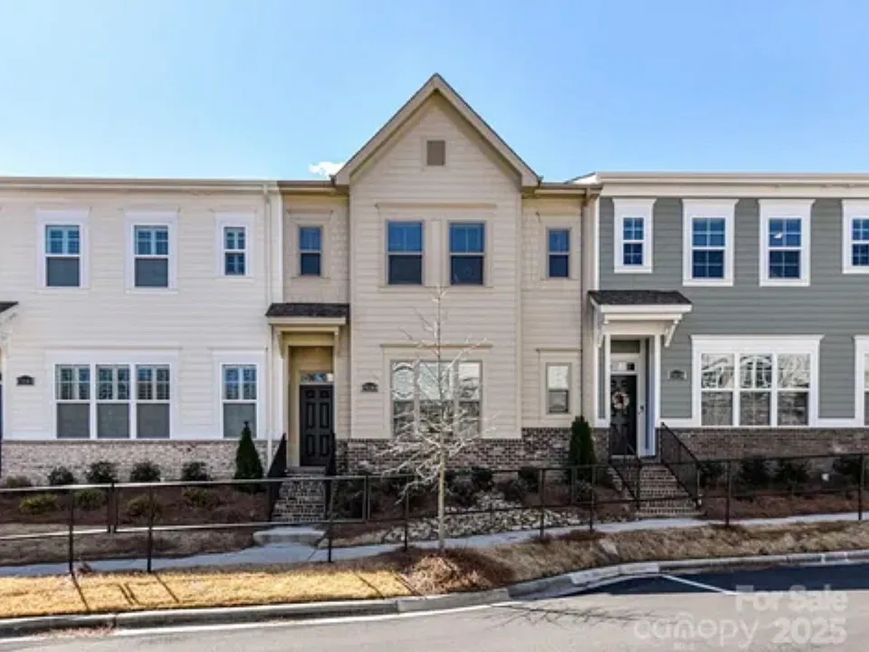 15140 Rocky Bluff Loop
