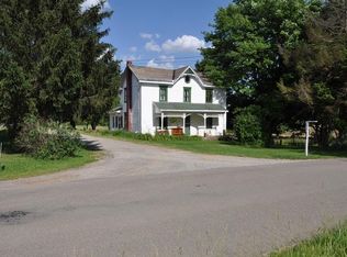 425 Sandy Hill Rd, Valencia, PA 16059