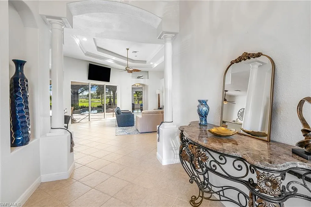 3 bed, 3.0 bath, 2422 sqft, $13,000 — Photo 4