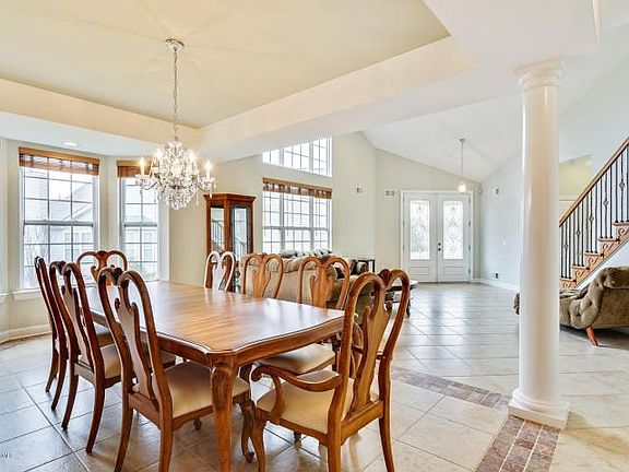 4th image of 712 Michael Ct