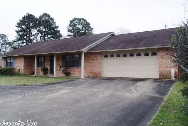1st image of 601 W Grumbles St