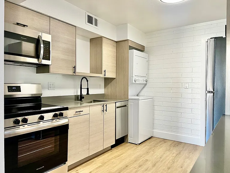 Villas on Holly — Photo 5