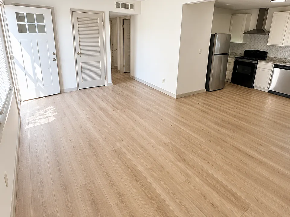 1053 Rhonda Dr