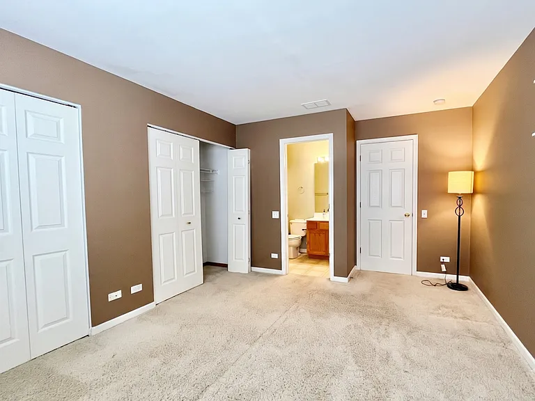2927 Stonewater Dr #2927 — Photo 8