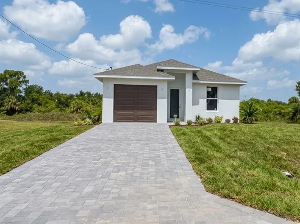 538 Brue Ave S, Lehigh Acres, FL 33974