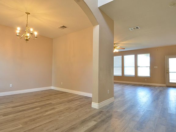 3rd image of 1214 Heritage Park Dr