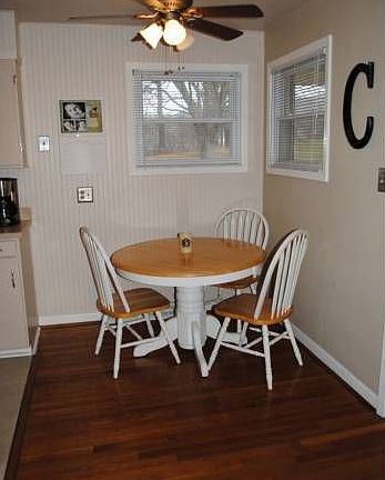 Cozy breakfast nook