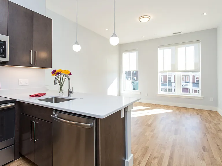 13 W Central St #3 — Photo 1