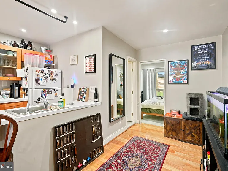 402 Durfor St #1 — Photo 7