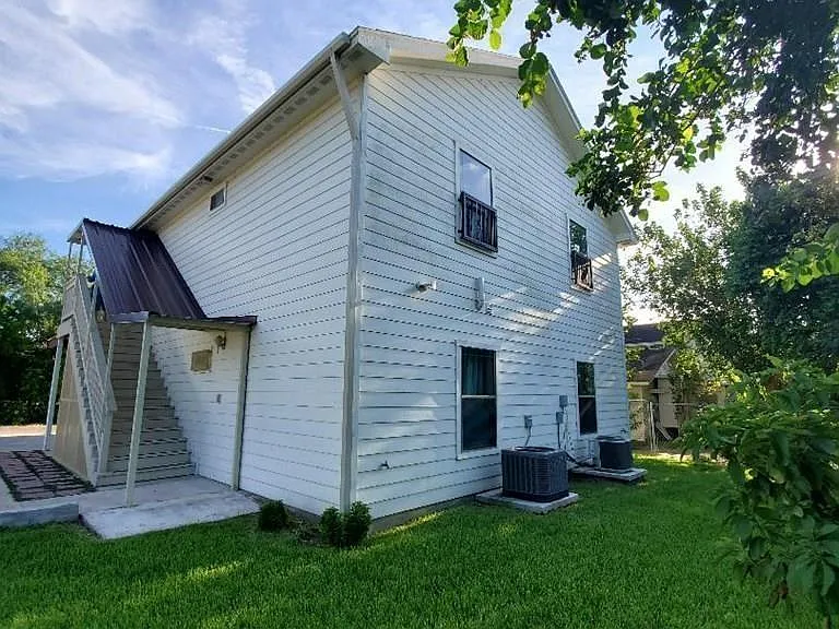 115 Lindsey Ln #C — Photo 9