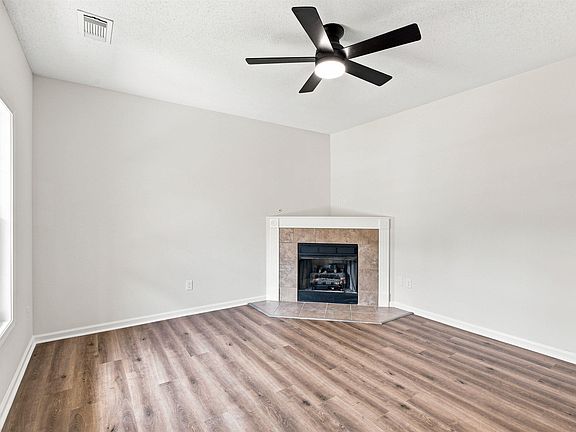 4th image of 4529 Barretts Trace Blvd