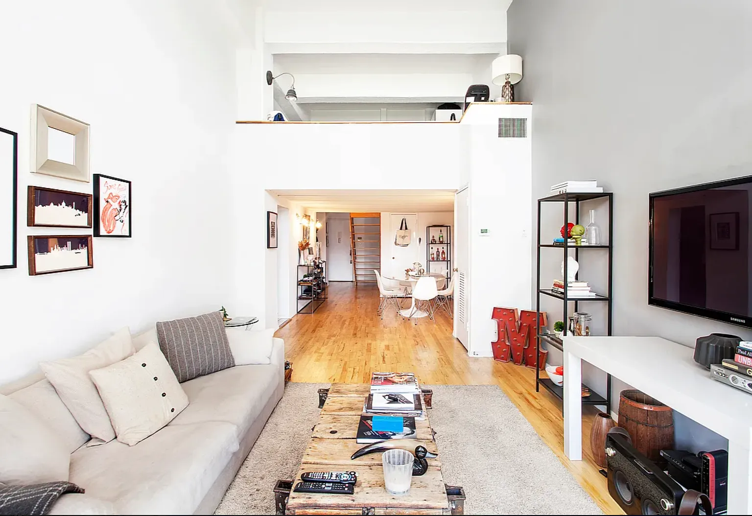 421 Hudson Street — Photo 2