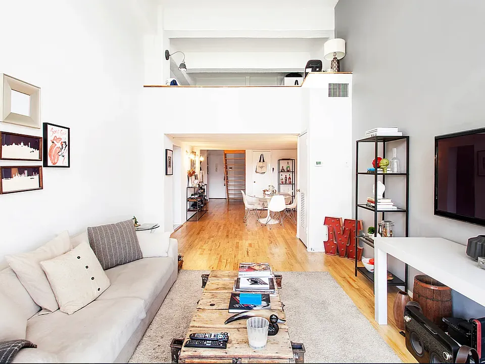 421 Hudson St #508