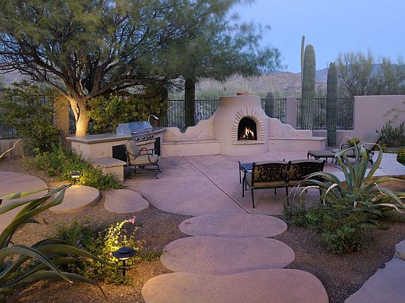 Outdoor kitchen/fireplace