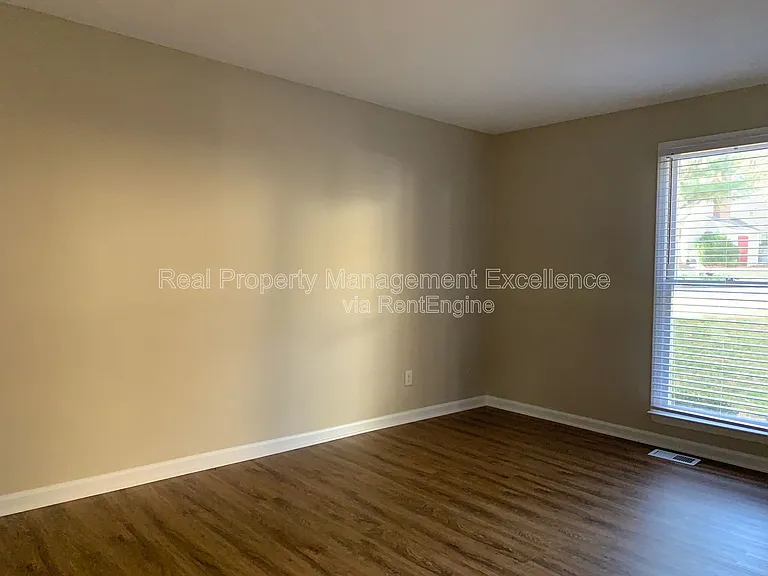 4437 Whisperwood Dr — Photo 8
