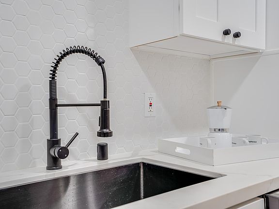 4th image of 1017 2nd St APT 203