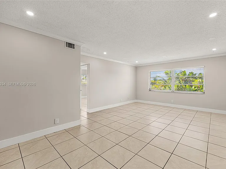 5420 Hollywood Blvd #203 — Photo 7