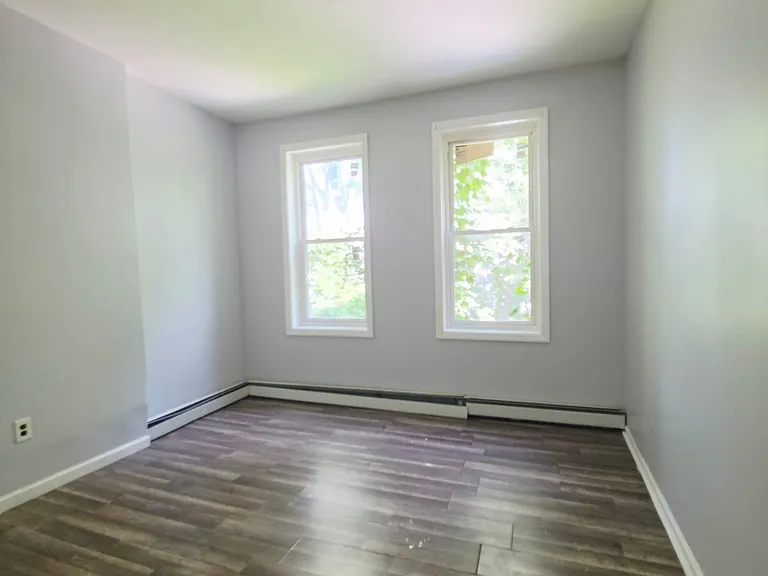 100 Wilkinson Ave #2L — Photo 5