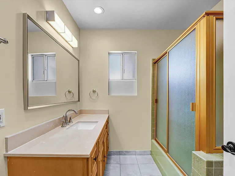 6942 Alcove Ave — Photo 7