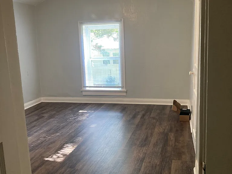 606 Morton St — Photo 9