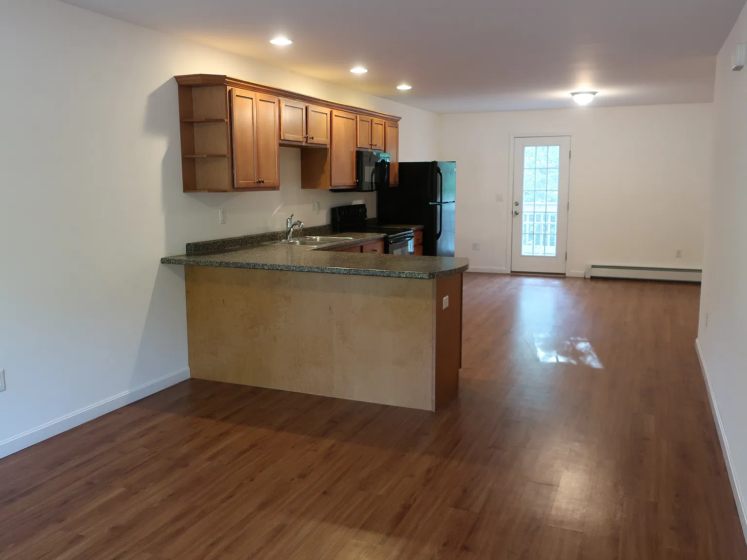 2 bed, $1,675 — Photo 3