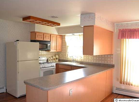 2nd image of 8 Balmoral Ct