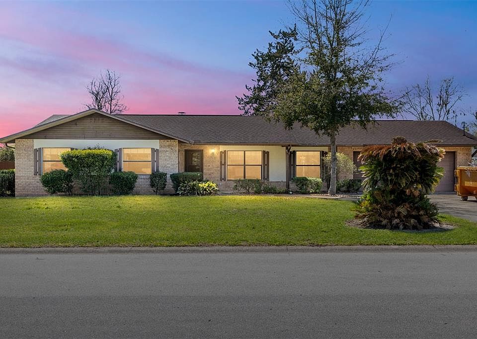 1st image of 3836 SE 45th Pl