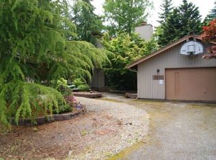 7571 NE Meadowmeer Ln, Bainbridge Island, WA 98110