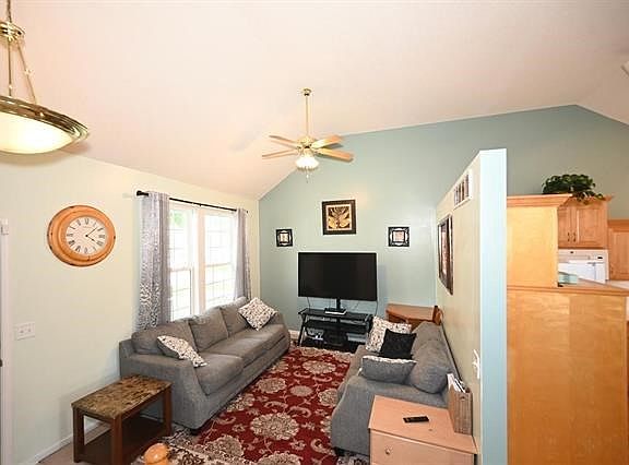 3rd image of 1413 Fox Run Trl