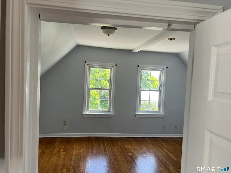 137 Hollister Ave — Photo 8
