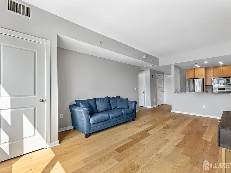 20 Livingston Ave — Photo 21