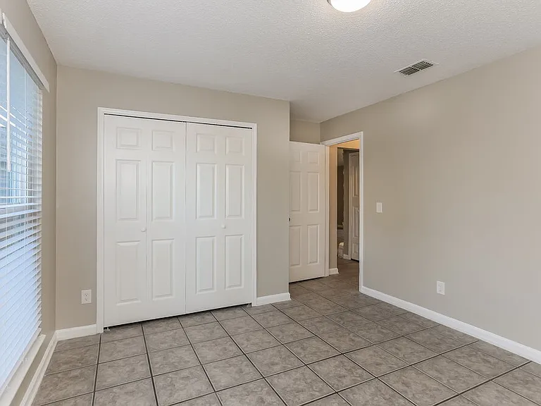 1548 Oak Ridge Dr W — Photo 13