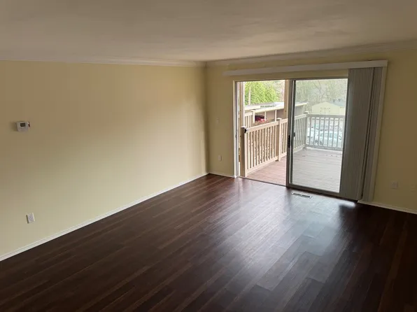 6710 Chaffee Ct APT P-2, Brecksville, OH 44141