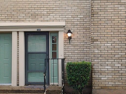 1st image of 8400 Jamestown Dr APT 528