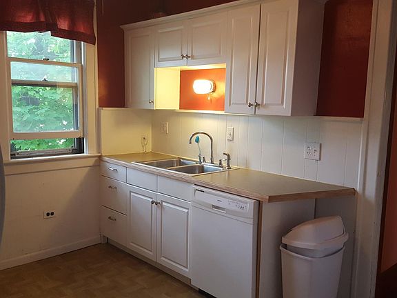 2nd image of 15 Russell St