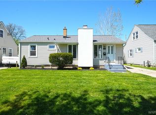 330 Pilgrim Rd, Tonawanda, NY 14150